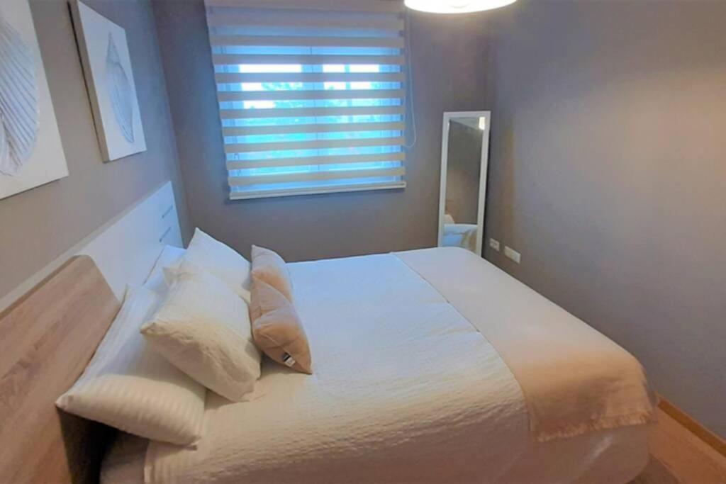 Apartamento Playa Foz Con Piscina Y Parking 010 Leilighet Eksteriør bilde